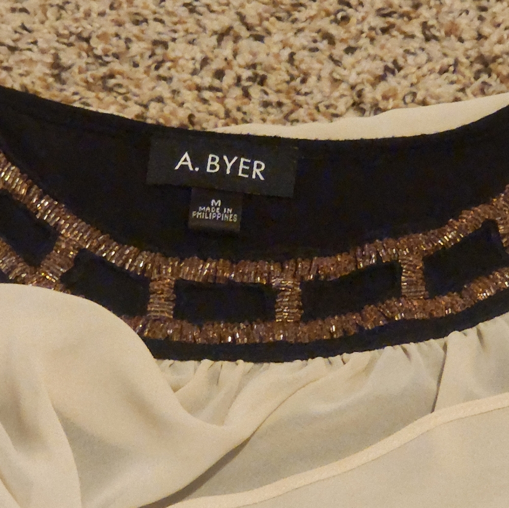 Too - Picture 3 of 4